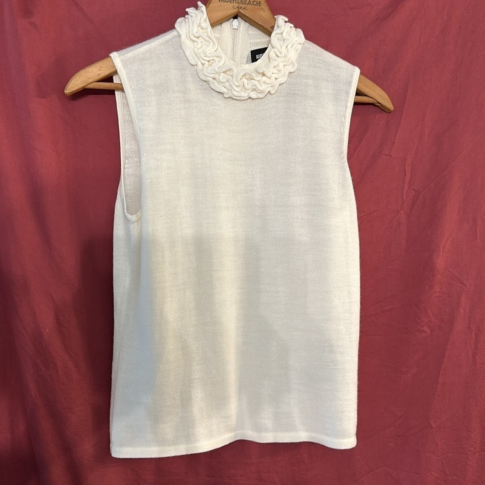 Kasper Women’s Cream Sleeveless Sweater, knitted ruffle neckline Gorgeous Size L